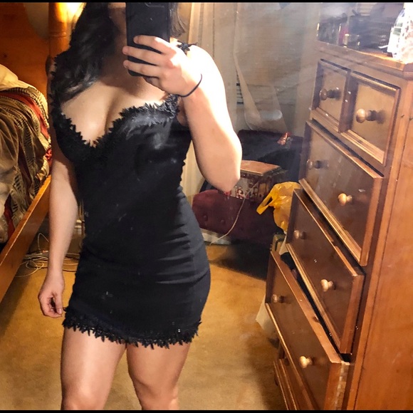 Black Dress - Windsor - Picture 1 of 3